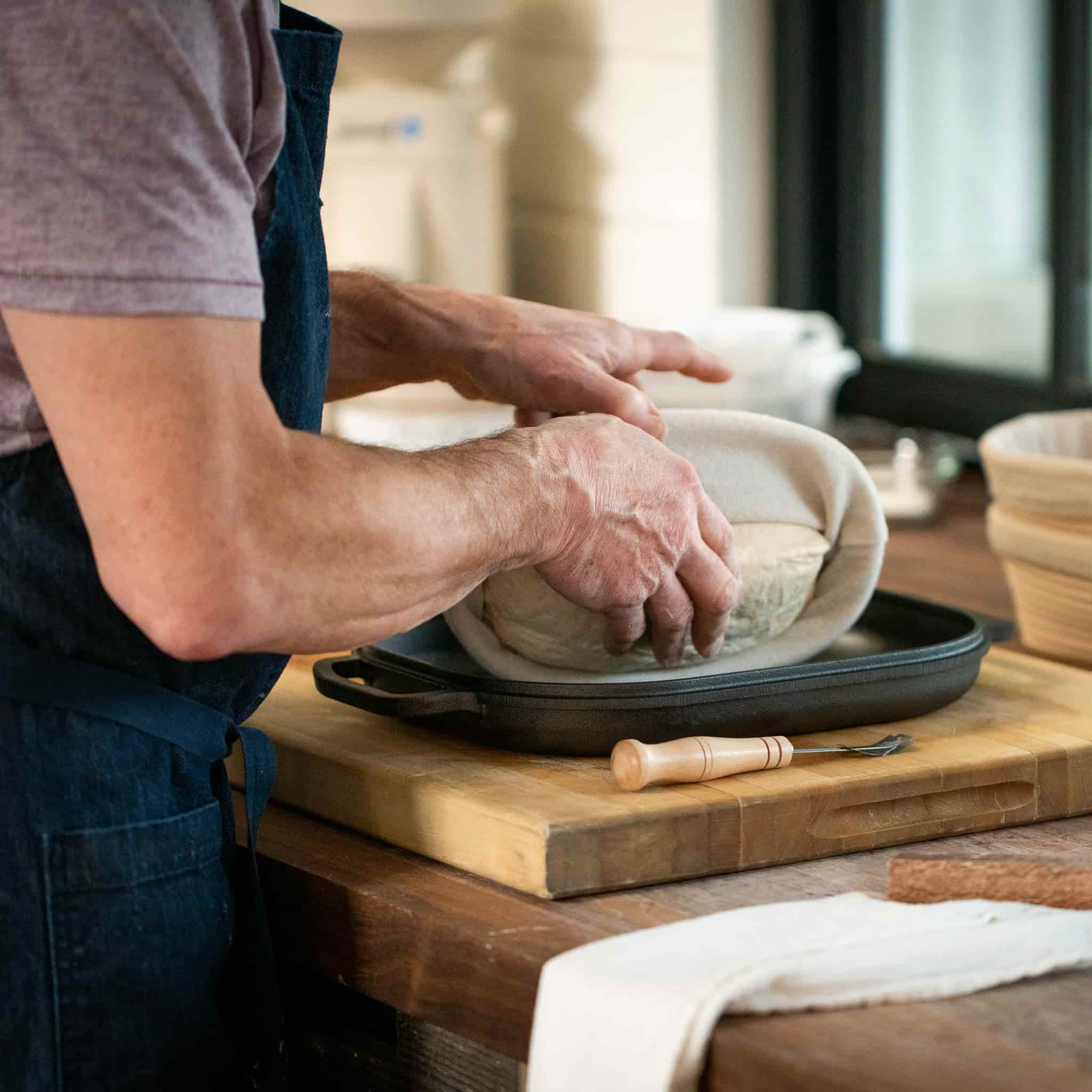 Challenger Cast Iron Bread Pan - Image 7