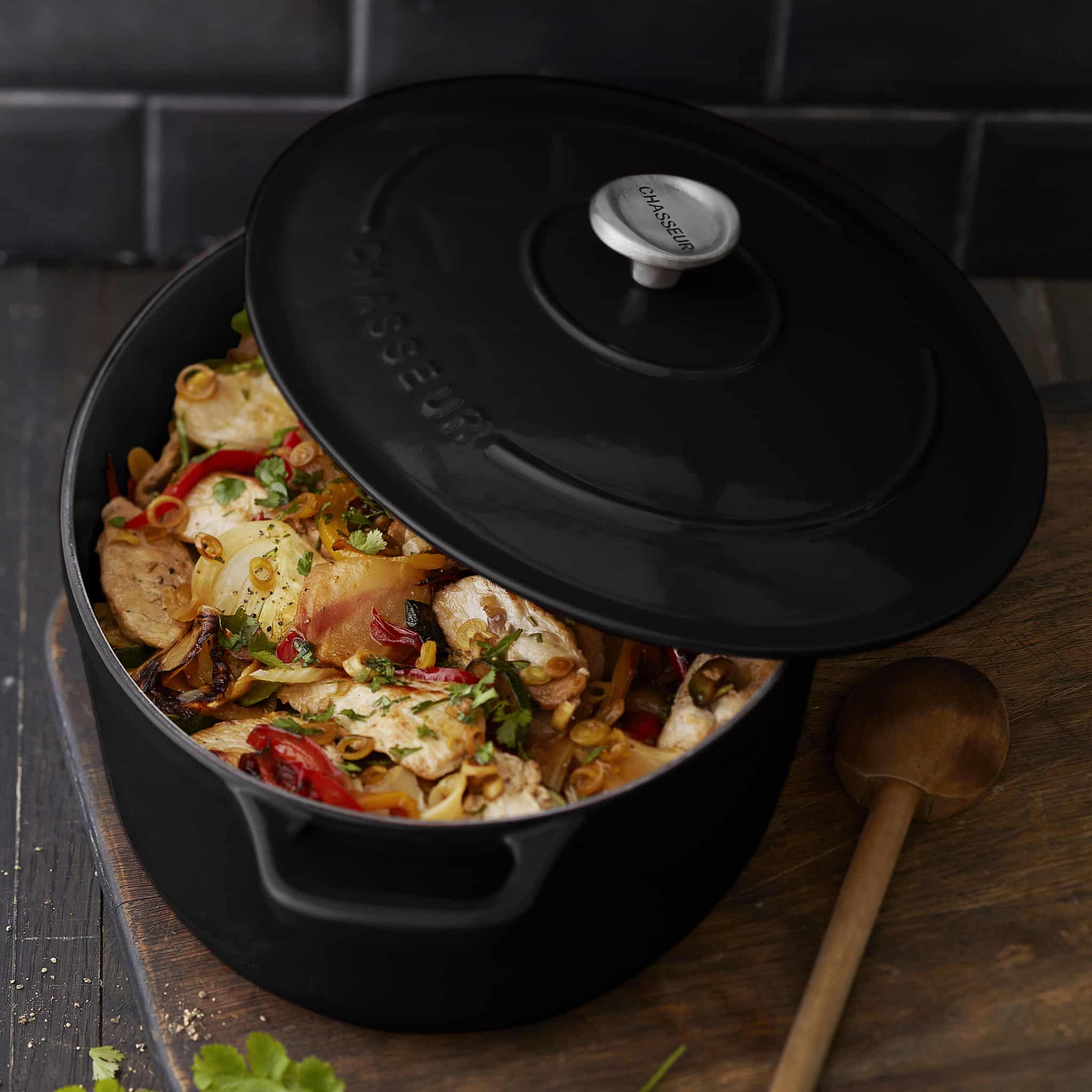 Chasseur Black Cast Iron Oval Dutch Oven, 29cm - Image 3