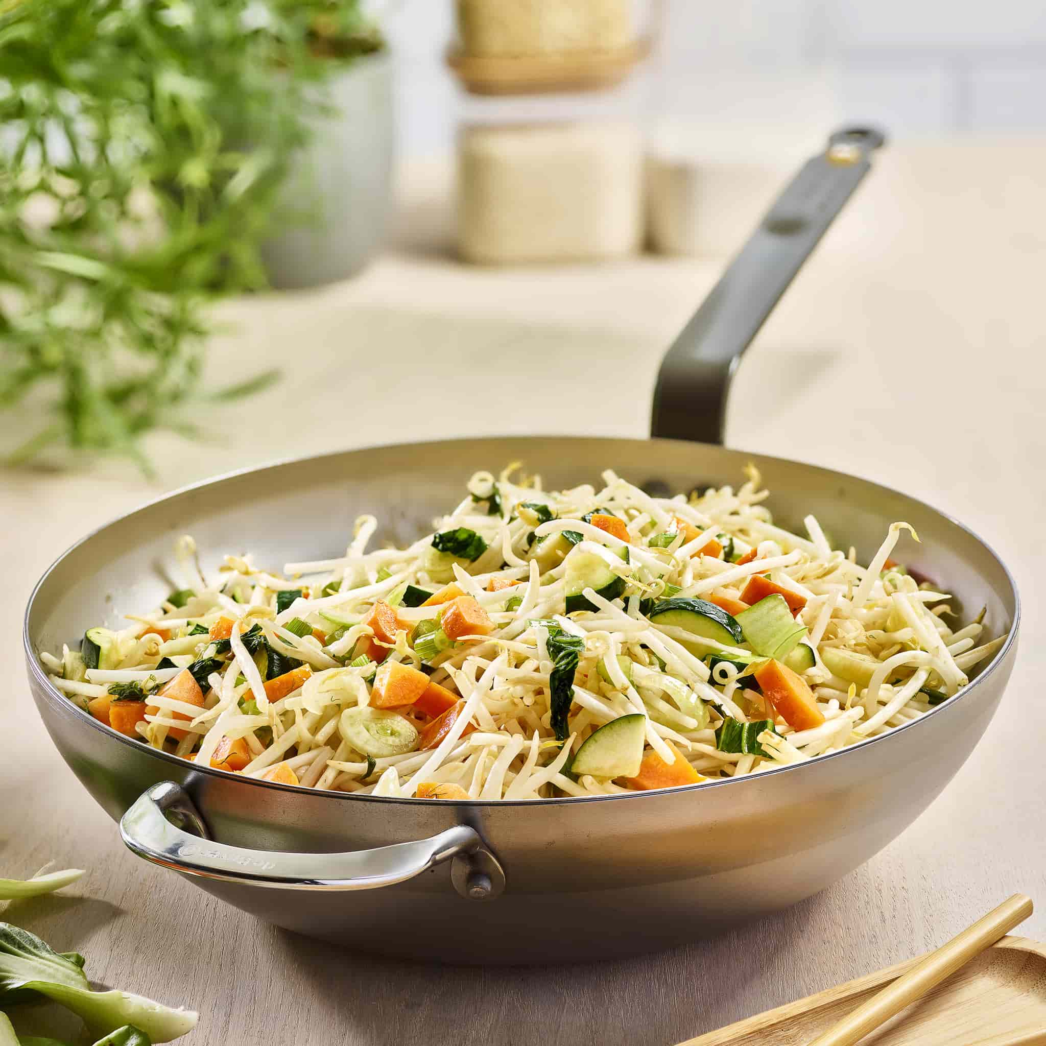 De Buyer Mineral B Flat Base Wok, 32cm - Image 4