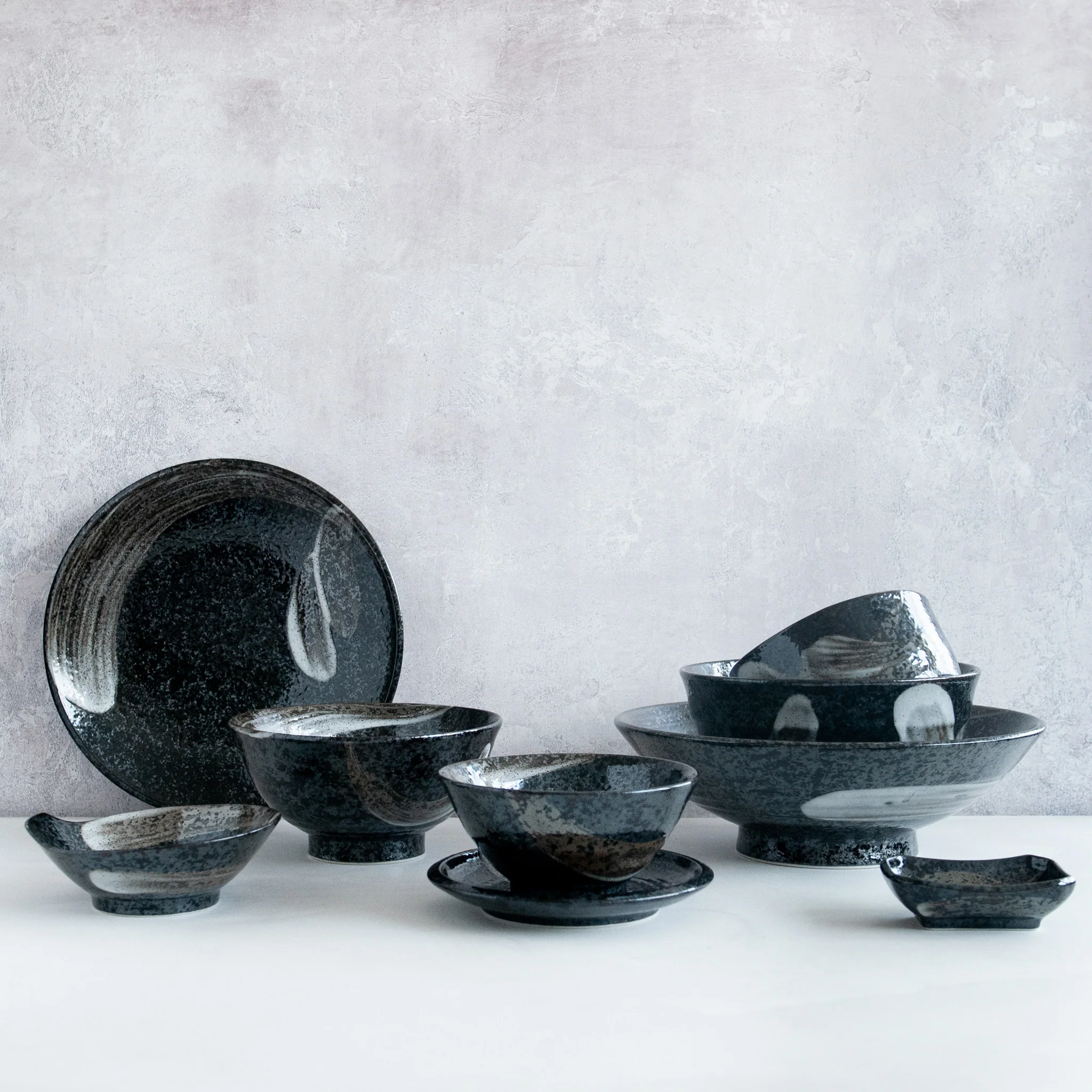 Karasuba-Iro Large Rice Bowl, 15.7cm - Image 3