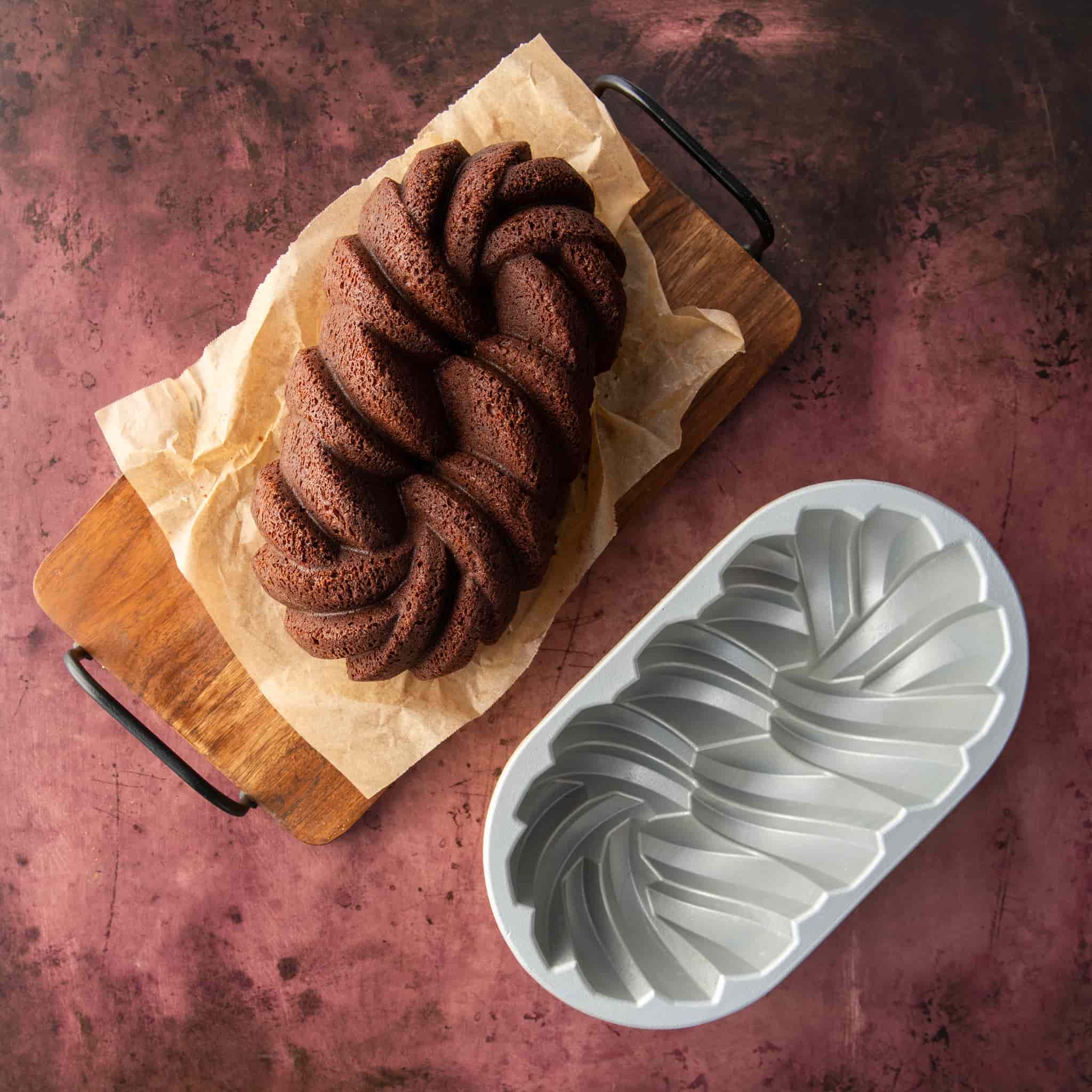 NordicWare Gold Braided Loaf Pan - Image 5
