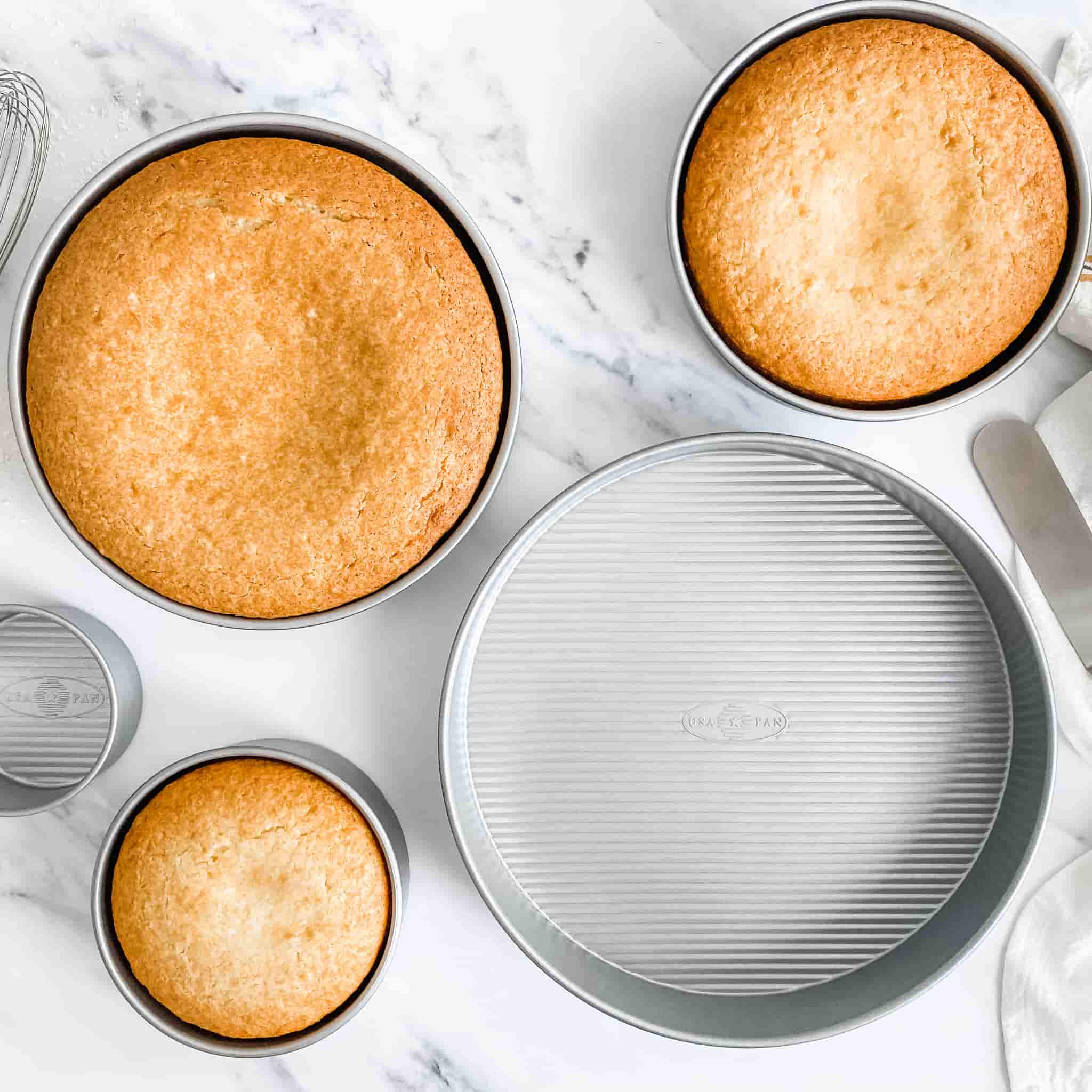 USA Pan 5 Piece Round Cake Pan Set - Image 2